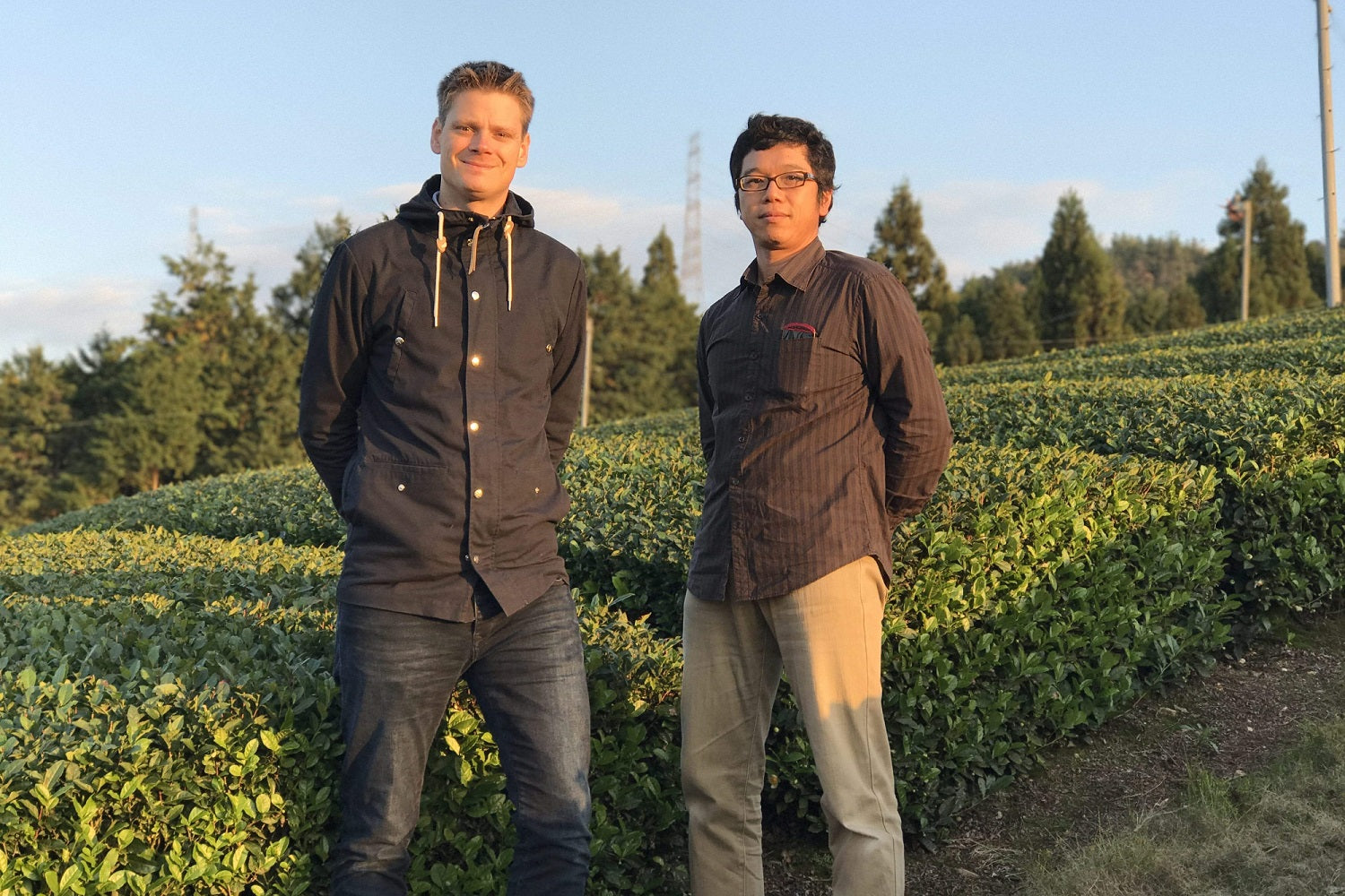 Matthias und Nobuyoshi Sawaki auf der Matcha Tee Plantage